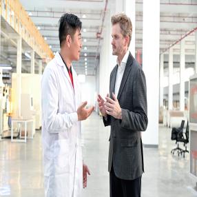 私達は強いR & Dのチームを持って、私達は......に従ってプロダクトを開発し、作り出してもいい。