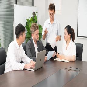 私達に強い R & D のチームがあり、私達はに従ってプロダクトを開発し、作り出してもいいです